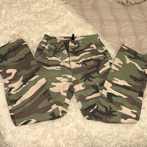 Worn camo forever 21 cargo jeans